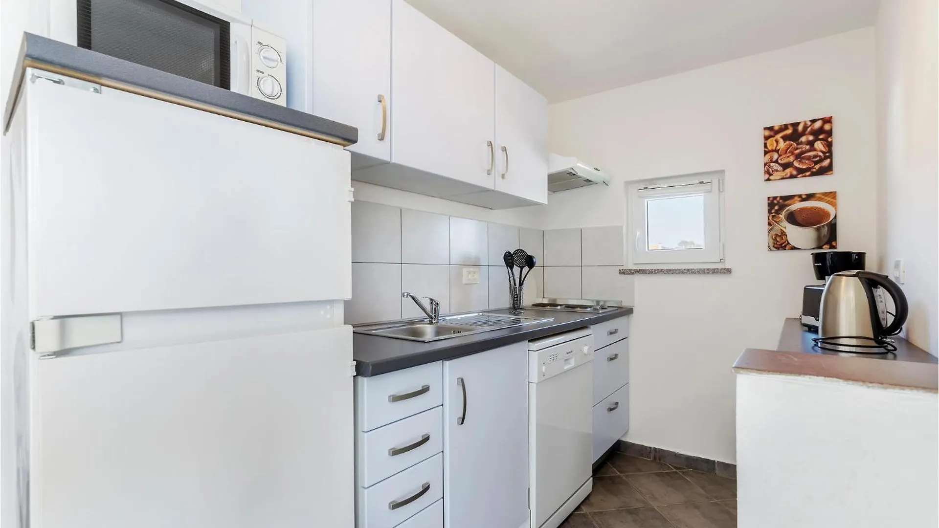 Gorgeous Home In Trget With Kitchen Vakantiehuis