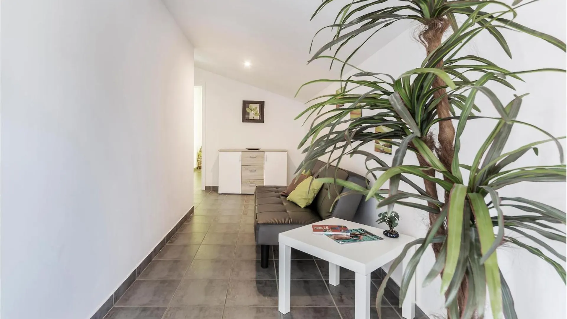 Vakantiehuis Gorgeous Home In Trget With Kitchen